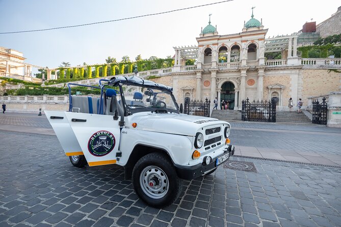 Cinematic Virtual Reality City Tour in a Russian Jeep - A Russian Jeep With a Personal Feel
