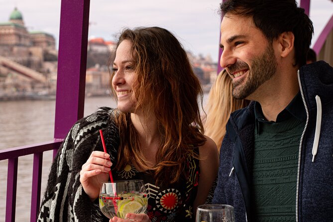 Cocktail Cruise and City Views on the Danube in Budapest - Finding the best seat and the best light