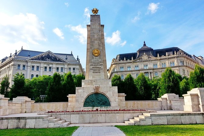 Communism in Hungary with a Historian - Starting at Elizabeth Square, once Stalin Square