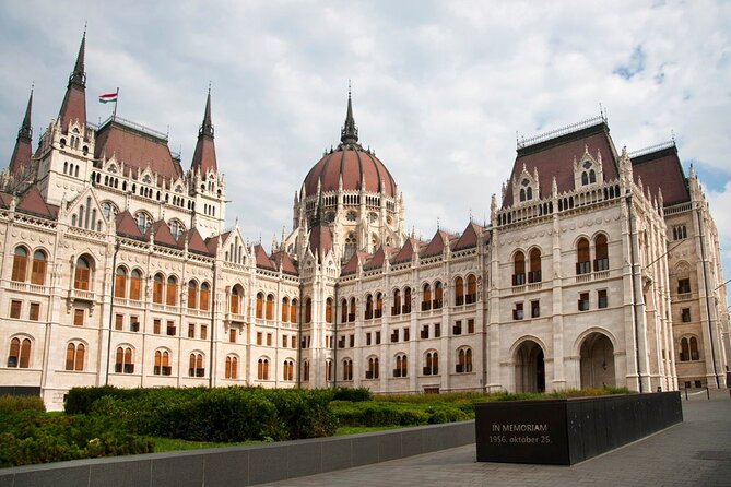 Comprehensive sightseeing tour - Sandor Palace and Fisherman’s Bastion