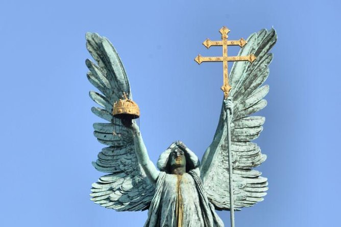Comprehensive sightseeing tour - Heroes’ Square and the symbols of Hungarian identity