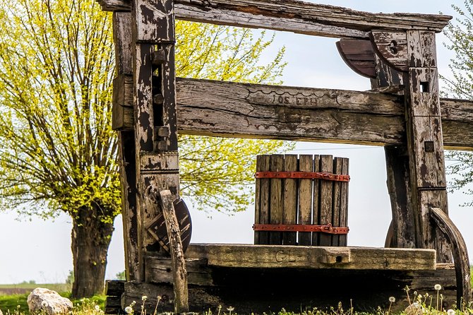 Countryside Half-day Gastro-Wine Tour from Budapest Meal & pickup - The guides shape the day