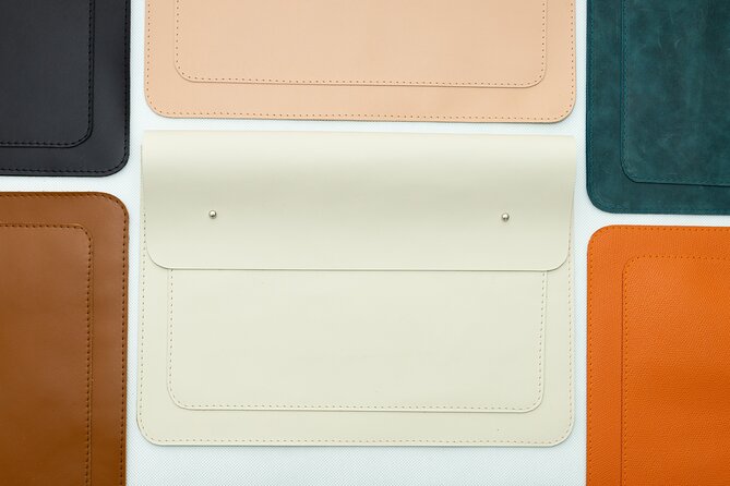 Create a unique leather accessory in downtown Budapest! - Following the tablet tutorial step by step