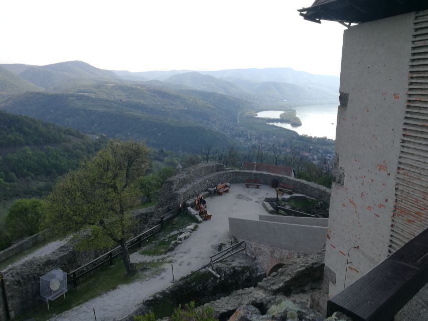 Danube Bend: Private 8-Hour Full Board Tour from Budapest - Guides and the value of a private group