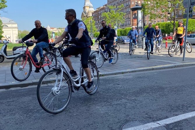 E-Bike Guided Tour in Castle Hill Budapest - Margaret Island trades monuments for open space
