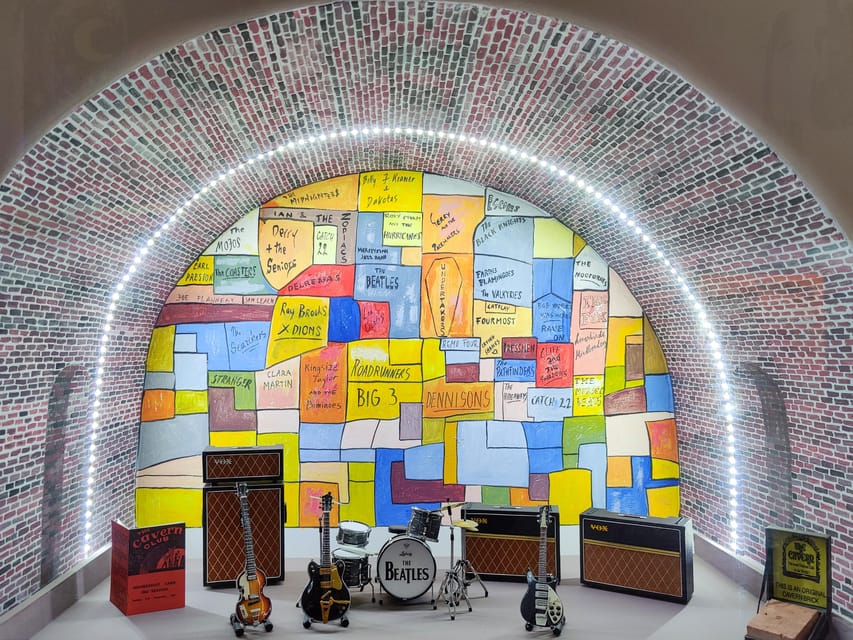EGRI ROAD BEATLES MUSEUM - The welcoming details