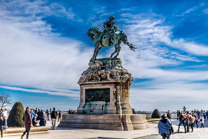 Essential Walking Tour - Matthias Fountain adds royal detail