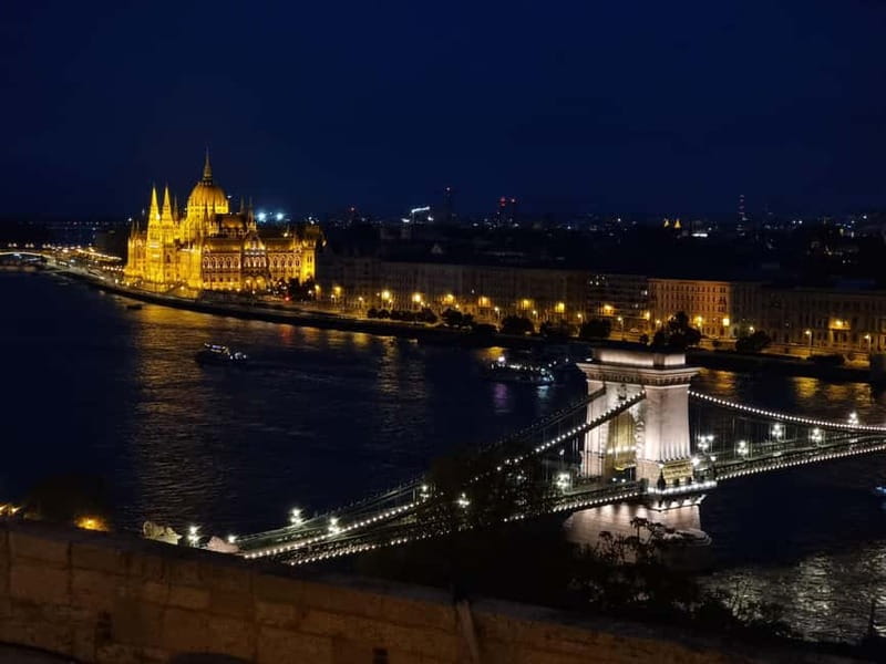 FoolsCode: EscapeRoom/Sightseeing tour with Actor Tourguide - Who Will Enjoy This Most