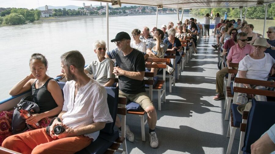 From Budapest: Danube Bend Day Trip in English - Why the Danube Bend makes a worthwhile day out