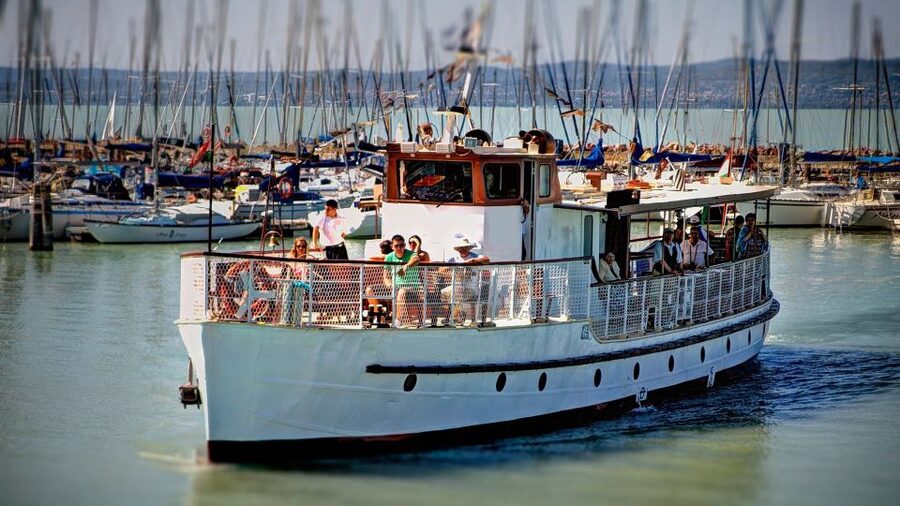 From Budapest: Lake Balaton Day Tour - Tihany Peninsula, vineyards, and the 1055 abbey