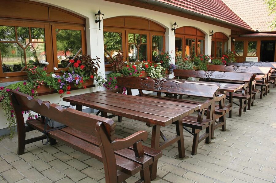 From Budapest: Puszta Horse Show and Countryside Visit - What lunch includes at the Puszta restaurant