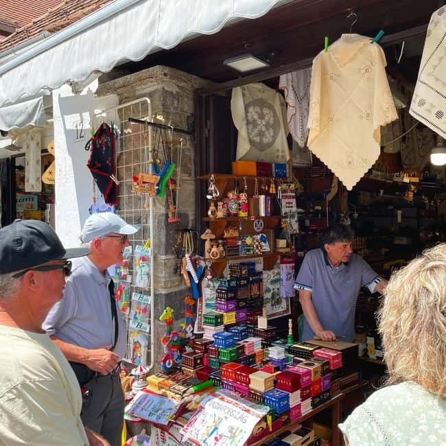 From Budapest: Szentendre Day Trip with Street Food - The two-hour walk through Szentendre