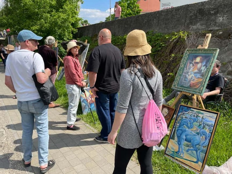 From Budapest: Szentendre Day Trip with Street Food - Art galleries, studios, and the town’s creative side