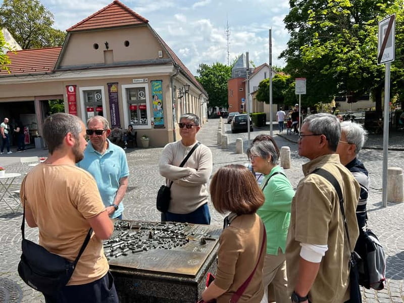 From Budapest: Szentendre Day Trip with Street Food - Meeting at Batthyány tér and riding the train