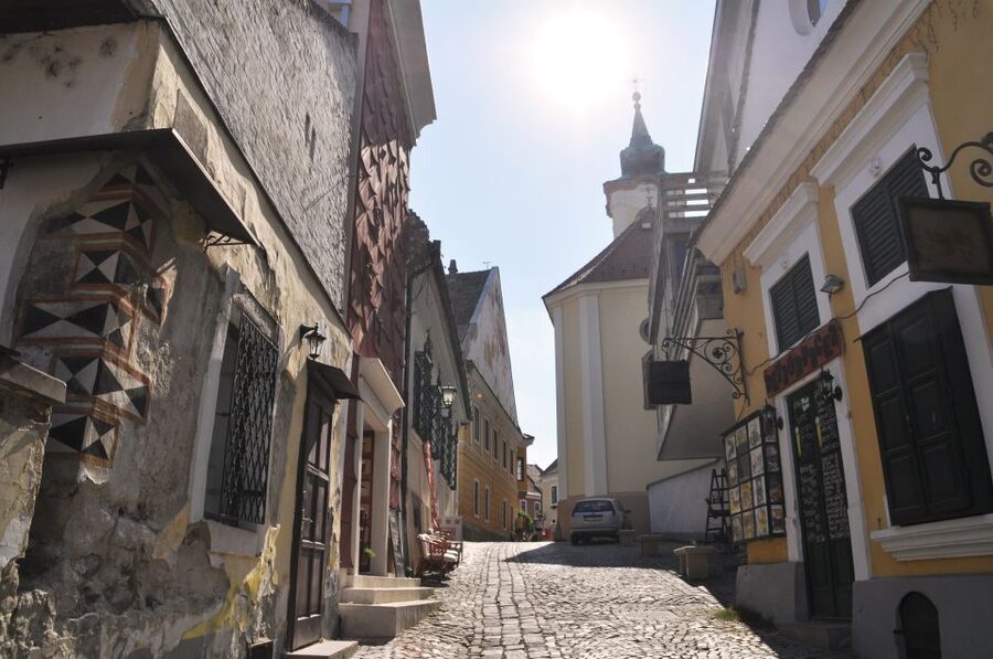 From Budapest: Szentendre Half-Day Tour - Walking into the old center