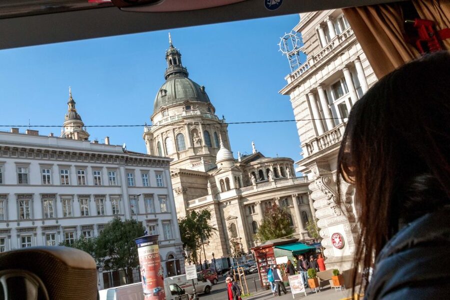 From Vienna: Guided Day Trip to Budapest - The ride east from Vienna