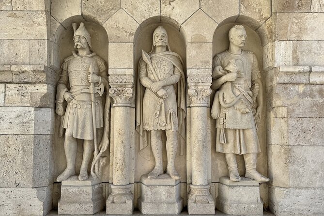 Gems of the Budapest Castle District Walking Tour - King Matthias’s fountain and the royal courtyards