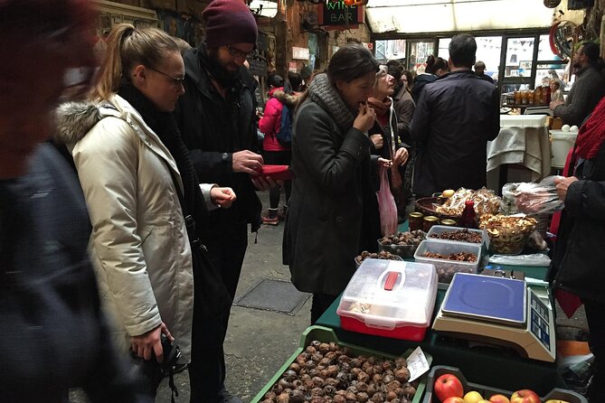 Gourmet Market Walk at the Great Market Hall of Budapest - Watching Budapest shop for everyday food