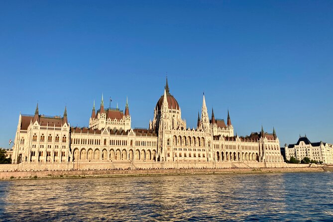 Half day Budapest city tour by car / minivan - Vajdahunyad Castle, music, and thermal water