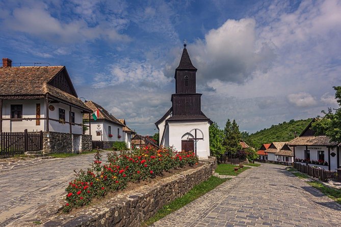HOLLÓKŐ UNESCO World Heritage site + Eger Castle Private guided tour - Hollókő, a village that still feels lived in