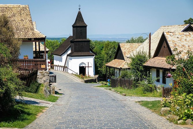 HOLLÓKŐ UNESCO World Heritage site + Eger Castle Private guided tour - Eger Castle and the 1552 defense