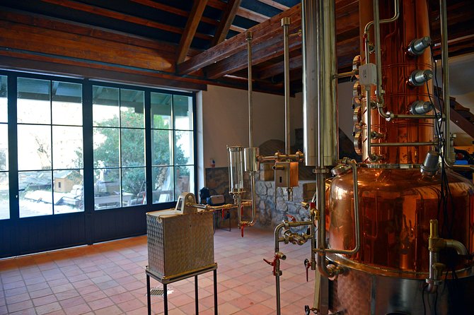 Hungarian pálinka distillery visit and tasting - Why the short format works