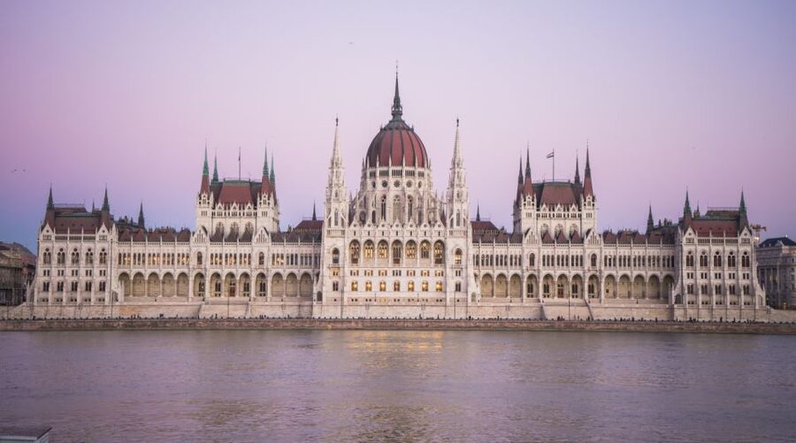 Iconic Budapest tour with Classic Russian Jeep and G-Wagon - Guides, commentary, and the human touch