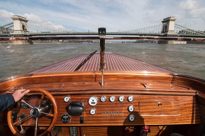 Luxurious, private day cruise with a waterlimousine to Szentendre - A private view of Budapest from the Danube