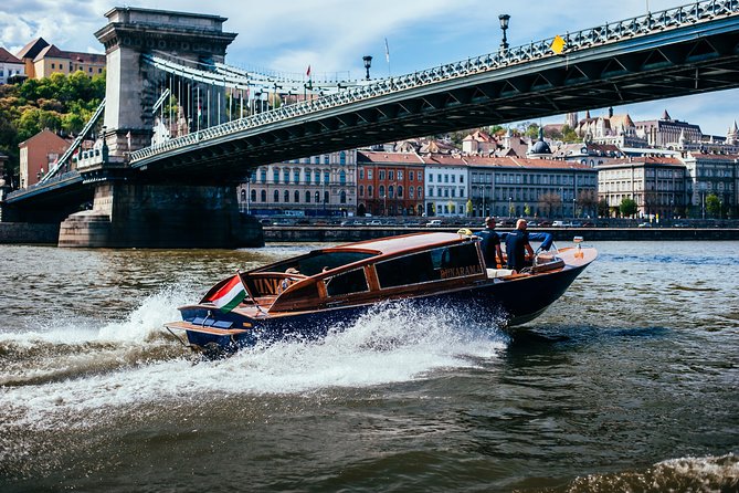 Luxurious, private day cruise with a waterlimousine to Szentendre - Setting off from Jane Haining rakpart
