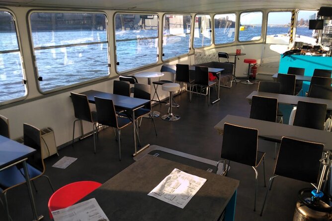 One hour Hen or Stag private party boat Budapest with unlimited beer and wine - How the experience suits hen and stag groups