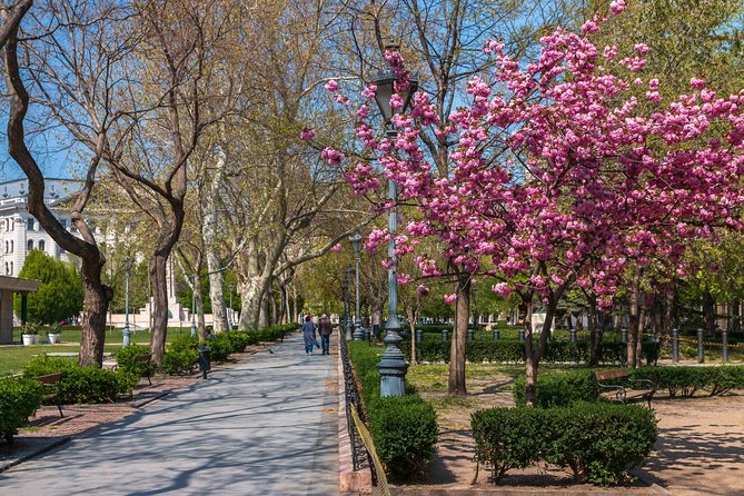 Orientation walk in Budapest - Pace, weather, and what to bring
