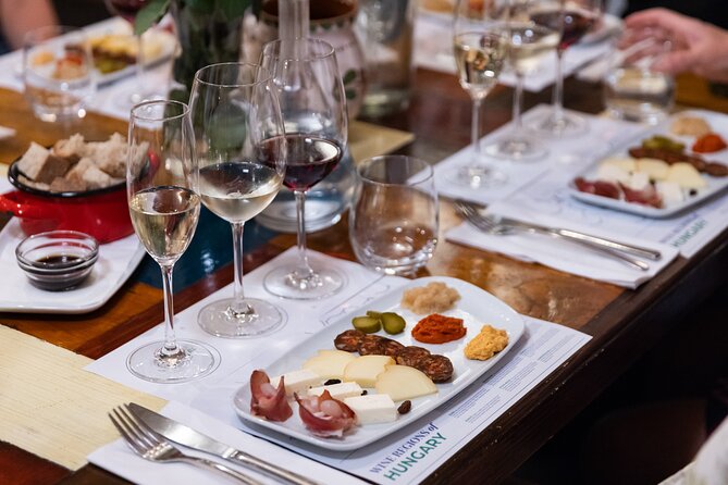Palace District Evening Culinary, Wine, and History Walk - Key points before you book