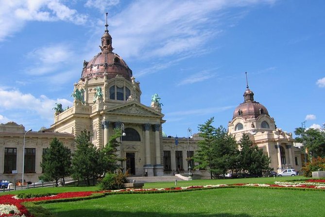 Private 4-hours City Tour of Budapest with private guide and Hotel Pick-up - What the four-hour schedule really gives you