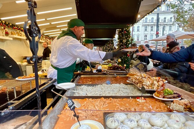 Private Budapest Christmas Market Tour with Chimney Cake & Mulled Wine - Who should book this private Christmas walk?