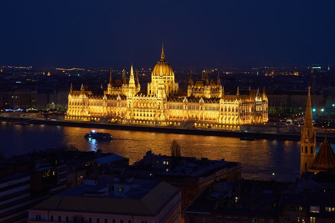 Private Budapest Sightseeing Tour: Royal Castle, Heroes Square, Chain Bridge - A pause at Great Central Market Hall