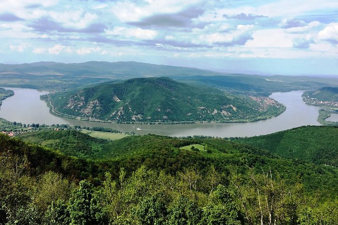Private Danube Bend Experience with a comfortable air conditioned car - What the private format is really worth