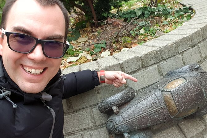 Private Family Friendly Walking Tour with Children in Budapest - Snacks, videos, quizzes, and the small details that matter