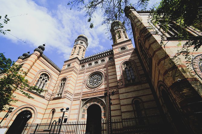 Private Jewish Heritage Tour of Budapest with Local Expert - Dob Street, Kazinczy Street, and today’s district