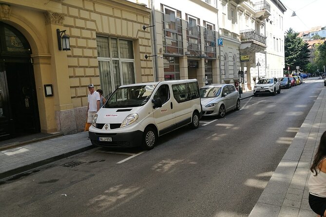 Private Transfer from Budapest city to Budapest Airport - departure - A simple ride from your door to the terminal