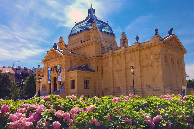 Private transfer from Budapest to Zagreb, 2h stop for sightseeing - Key points at a glance