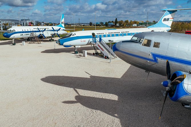 Skip the Line: Aeropark Aviation Museum Entrance Ticket - Getting to the Repülőmúzeum stop