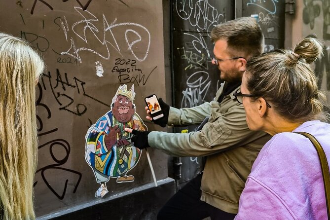 Street Art and Alternative Tour in Budapest - Reading Budapest’s small street art