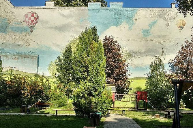 Street Art Tour Budapest - Why Budapest street art tells more than a pretty story