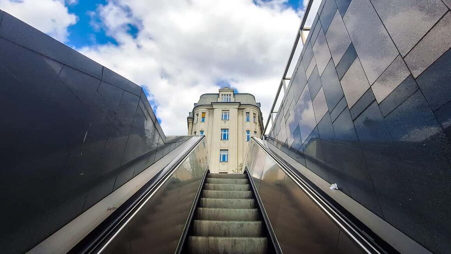 Street photography with your smartphone, tour of Budapest - Who will enjoy this experience most