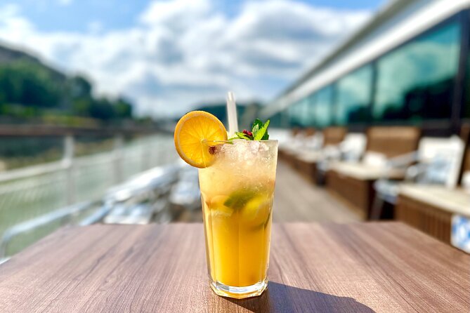 Summer Danube Brunch Cruise in Budapest - Meeting point, pickup, and the walk to the boat