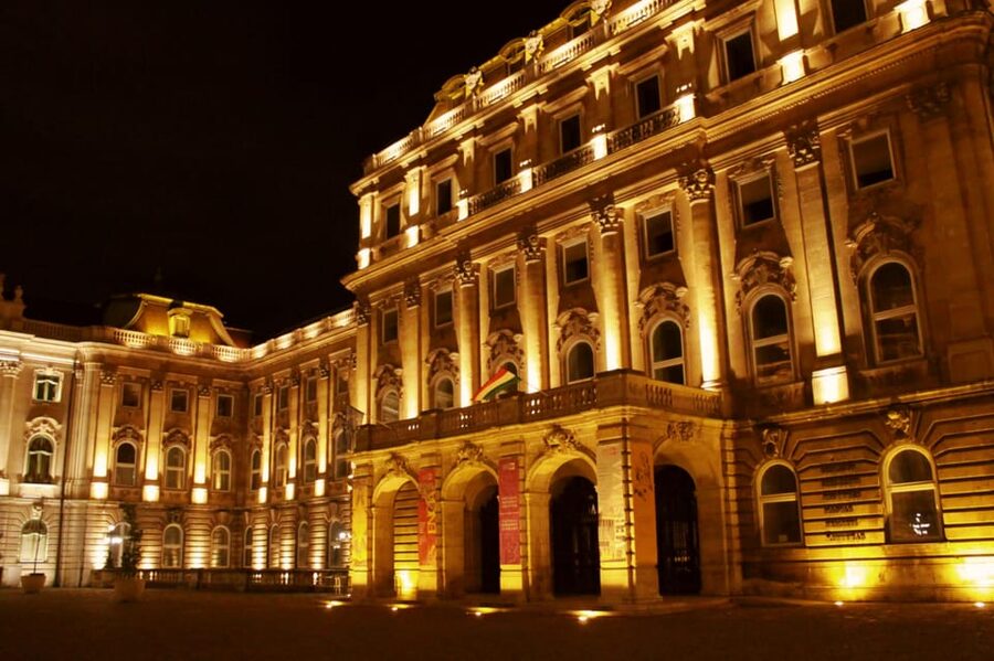 True Crime Walking Tour in the Buda Castle district - Three tucked-away stops keep the walk unpredictable