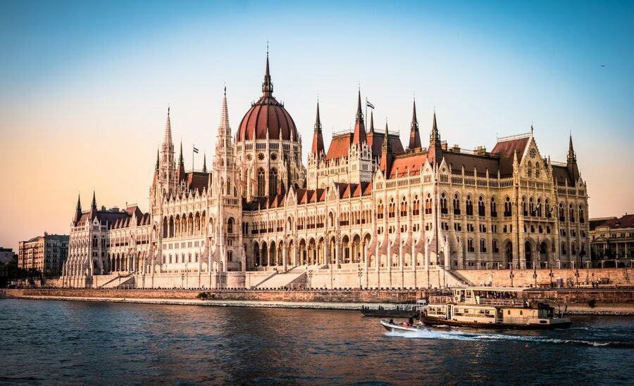 Vienna: Budapest Day Trip - Leaving Vienna for the Hungarian countryside
