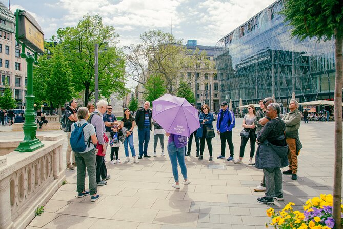 Walking Tour Budapest incl. the Shoes on the Danube Bank - The Little Princess offers the lightest photo stop