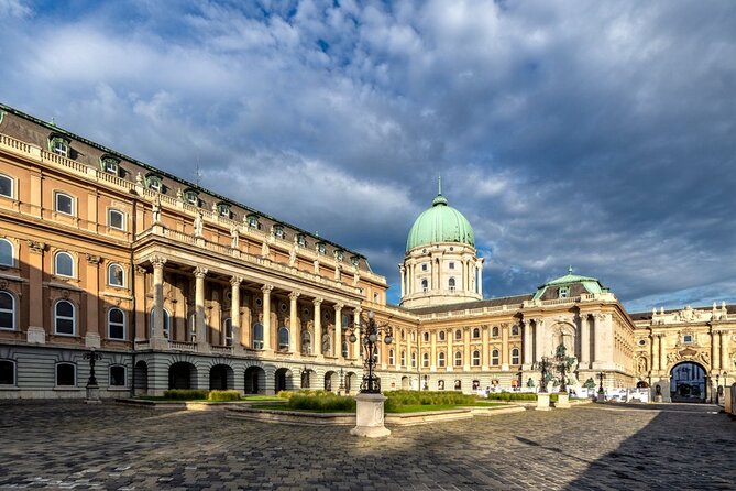 Walking tour in the Buda Castle incl. Fisherman's Bastion - Ruszwurm and the taste of old Buda